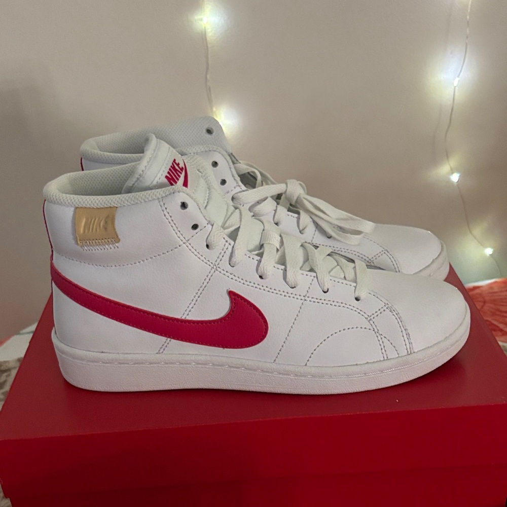NIKE court royale 2 mid